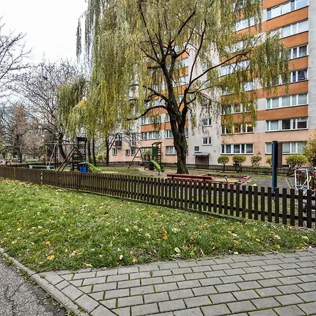 2br Metro Railwaystation *
